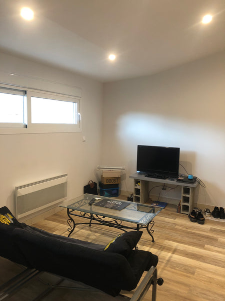 Ce bel appartement  avec sa grande chambre séparée a été rénové et aménagé pour  Bordeaux, France Appt refait à neuf  centre de Bordeaux / St Jean Entire rental unit vacation rental 34377726