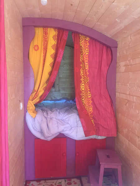 Calme  Petite roulotte cerise Entire place vacation rental 19124106