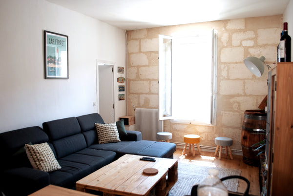 Ce bel appartement se situe dans une rue très calme de Bordeaux où il est simple Bordeaux, France Appartement Cosy - 5min du Centre Historique Entire rental unit vacation rental 43804055