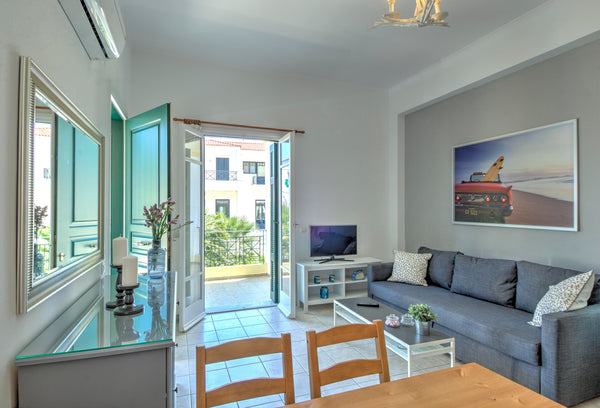 Spacious, stylish, sunny apartment with a beautiful garden, is set on the ground  Spacious, stylish, sunny apartment near by the sea Entire rental unit vacation rental 19241716