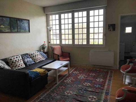 At this peaceful and centrally-located place, you will have your own bedroom and Bordeaux, France spacieux et confortable avec une très belle vue Private room in rental unit vacation rental 585222849898493180