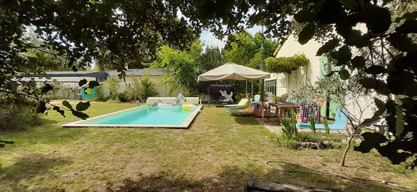 Grande maison ancienne en pierre rénovée de plus de 200m² sur un terrain au calm Saint-Médard-en-Jalles, France Belle demeure familiale, piscine chauffée Entire home vacation rental 34417056