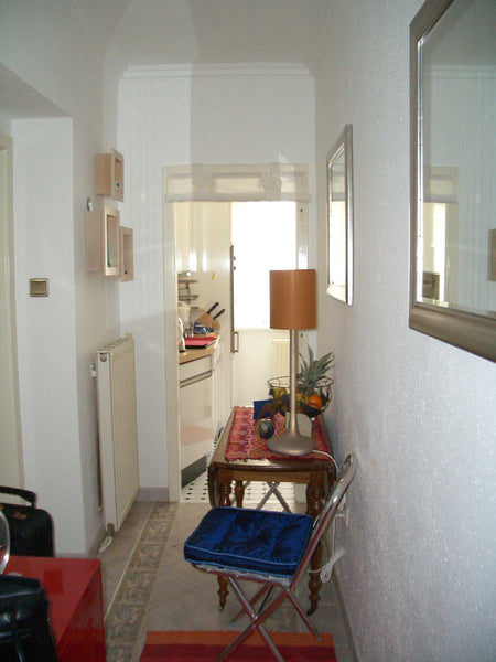 Modern studio for couples or family up to 2 children, off a main avenue with pub Vienna, Austria Vienna 19th, Döbling, Studio Entire rental unit vacation rental 17873381