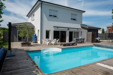 Welcome to Le Haillan!  <br /> <br />This family house of 160m² is located at 30 Bordeaux, France Superb House With Swimming Pool Near Bordeaux Entire home vacation rental 635127394634191296