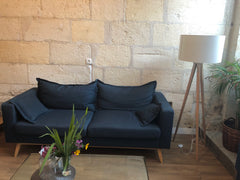 Cet appartement T2 typique bordelais est idéalement situé, à deux pas de la plac Bordeaux, France Appartement T2 Bordeaux Bastide, proche Stalingrad Entire rental unit vacation rental 43533895