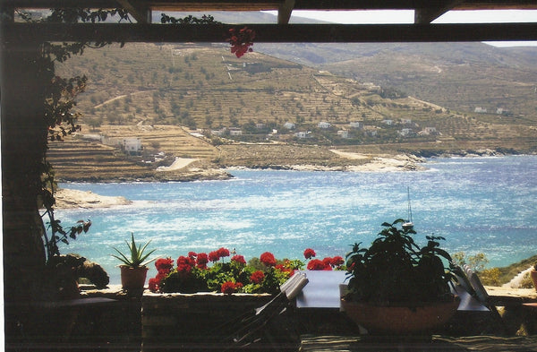 Lovely modern villa on Greek island of Kea (Tzia), only 350 metres from Koundour Overijse, Belgium Seaside villa 350m from Koundouros Beach Entire villa vacation rental 20186315