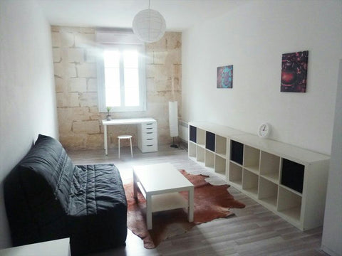 Loue pour la période de vinexpo (13 au 19juin) ce studio de 35m2  situé à barriè  Vinexpo beau studio de 35m2 Entire rental unit vacation rental 6469897