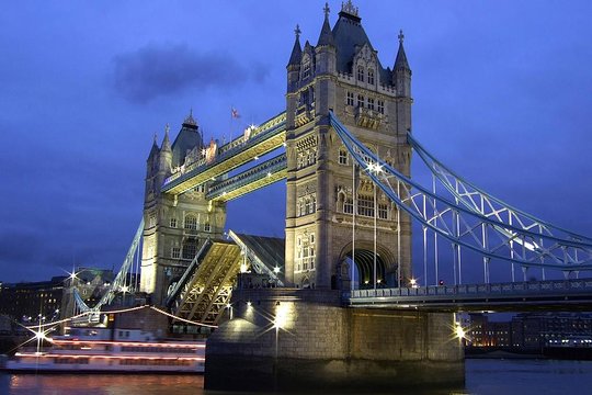 Private Guided and Chauffeured Tour of London  Private Tours and Travel Guide Europe London CITY London Destination Tour