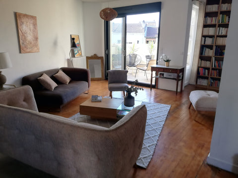 Cet hébergement élégant type année 30 est parfait pour un couple ou une famille   Superbe maison/appartement avec grande terrasse Entire townhouse vacation rental 50431021