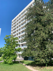 Appartement de 16 m2 situé dans une résidence calme avec ascenseur. Séjour équip  Studio avec balcon et parking Entire condo vacation rental 50677124