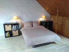 De gezellige zolder in ons huis staat voor u ter beschikking. De ruimte omvat oo Mortsel, Belgium Gezellige zolderruimte, vlakbij Antwerpen Private room in home vacation rental 44423676