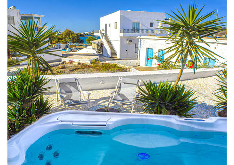 A house in the center of Pollonia, Pollonia is a Hot Spot summer destination vil  Pier's House Jacuzzi Pollonia Room in serviced apartment vacation rental 19709920