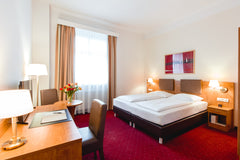 Schönes ruhiges Zimmer mit TV, WLAN, Teppichboden, Doppelbett, Arbeitsplatz, Sch Vienna, Austria Schönes ruhiges Zimmer für 2 Private room in rental unit vacation rental 50141263