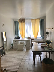 Situé au centre de Wemmel,  à 50m de l’arrêt de bus et à côté de la place centra Wemmel, Belgium Apparemment cosy avec terrasse & parking sur place Entire rental unit vacation rental 604717365309413444