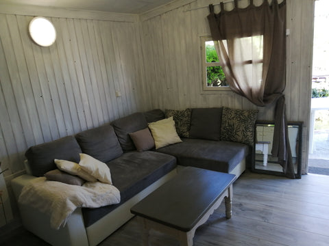 Chalet bucolique de 20m au fond de notre jardin. Vous y aurez ainsi votre indépe  Chalet bucolique aux portes de Bordeaux Entire rental unit vacation rental 35456789