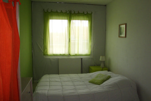 Chambre avec douche privative dans maison calme à 10-15 min en tram du centre de Talence, France Chambre pour l'été à Bordeaux Private room in home vacation rental 3447547