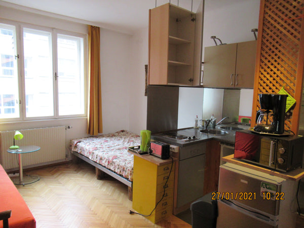 Das eine Wohnung für zwei Freunde/Freundinnen die nach Wien zum studieren kommen Warszawa, Poland R8 Apartment Entire rental unit vacation rental 47935670