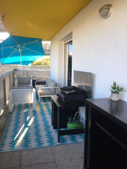 Premier étage, T3 de 65 m2 avec un très beau balcon de 20 m2. Je suis à 10 minut Bègles, France Bel appartement T3 avec grand balcon de 20m2. Entire condo vacation rental 36687206