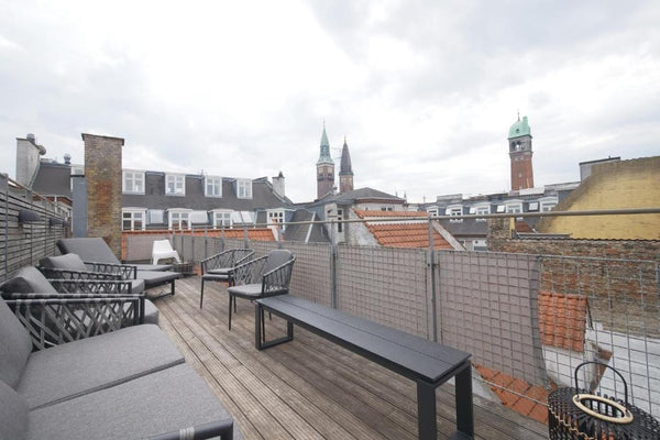 The apartment is equipped with 4 bedrooms, 4 bathrooms, bed linen, towels, a fla  4 bedrooms apartment with terrace Entire rental unit vacation rental 709772346324714021