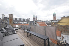 The apartment is equipped with 4 bedrooms, 4 bathrooms, bed linen, towels, a fla  4 bedrooms apartment with terrace Entire rental unit vacation rental 709772346324714021