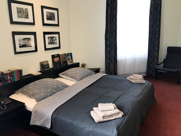 Komfortní rohové kondominium s privátní koupelnou. Na pokoji je velká (200x200cm Prague, Czechia Comfy condominium n. 12. Private bathroom/entrance Entire condo vacation rental 12859261