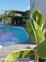Ce logement familial est proche de tous les sites et commodités. Situé dans un p Bordeaux, France Agréable maison de ville avec piscine Entire townhouse vacation rental 568708599470908131