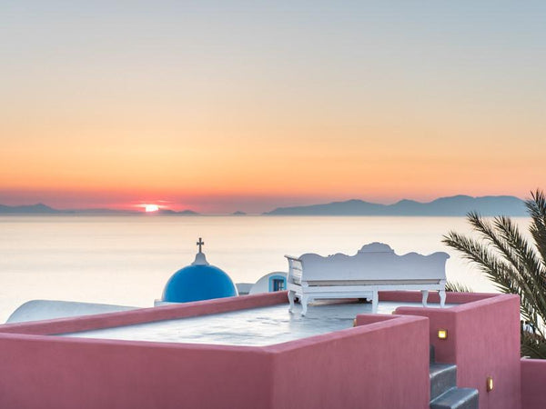 A place to let the rest the world slips away. The ideal intimate escape!<br /><b Thira, Greece Anemi Villa - Sunset and Sea Views Entire villa vacation rental 11079449
