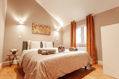 Luxury Suites Palace provides accommodation with a kitchenette, situated in Antw  Historic Palace 2 Entire rental unit vacation rental 47898287
