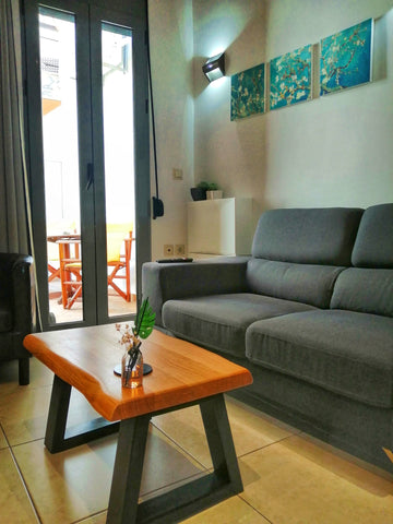 A warm, intimate, refurbished and fully equiped flat in the city center, steps a  Duplex apartment city center Entire rental unit vacation rental 49343472