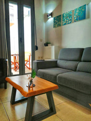 A warm, intimate, refurbished and fully equiped flat in the city center, steps a  Duplex apartment city center Entire rental unit vacation rental 49343472