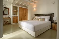 You feel the good choice you made .<br /><br />Our largest and most dramatically Athens, Greece The Summit of Mykonos - Grand Vista Suite Entire condo vacation rental 35819950