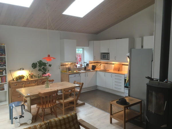 Rummeligt og hyggeligt enfamilieshus med tre soveværelser på Amager i København. Copenhagen, Denmark Udlejes i 8 uger (25.11.-20.1.) Pris ialt 30.000kr Entire villa vacation rental 52717647