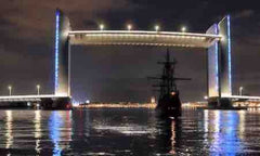 Chambre éclairée, résidence sécurisée, parking privée avec badge mis à dispositi Bordeaux, France Tout près des quais , wifi Private room in condo vacation rental 39143081