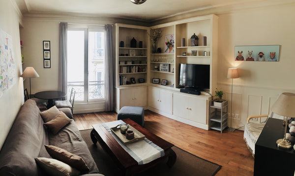 The flat is located in a quiet area, and has 1 living room, 1 bedroom, 1 bathroo Paris, France Lovely modern flat, great location Entire rental unit vacation rental 24274851