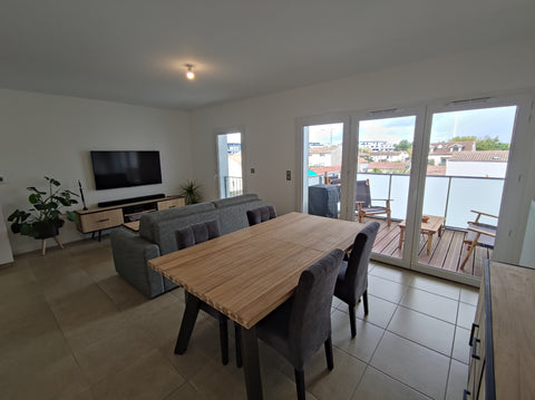Salut, Je suis l'appartement d'Alexis. Je suis Charmant, Calme et hyper bien Pos Bordeaux, France Appartement et parking au calme et proche de tout Entire rental unit vacation rental 51975305