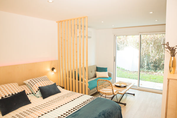 Studio neuf, très calme dans quartier résidentiel, à proximité du vignoble borde Artigues-près-Bordeaux, France Magnifique studio, très calme, près de Bordeaux Entire rental unit vacation rental 39641427