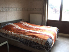 Het huis ligt in een rustige buurt. Treinstation en bushalte in de buurt met goe Ghent, Belgium Bij het station van Drongen Private room in home vacation rental 26314677