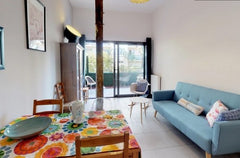 Vous êtes dans une petite résidence avec tout le confort : lave-linge et lave-va Paris, France SALAMANCA L6 Entire condo vacation rental 42132908