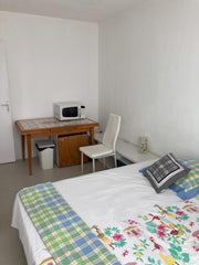 En réservant cette chambre , je m’engage de respecter les règlement intérieur su Eysines, France Ch privé avec frigo et micro-onde pour travailleur Private room in bed and breakfast vacation rental 48697423
