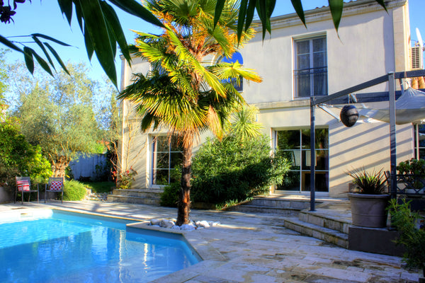 Maison familiale de 4 chambres avec leur salles de bain privées, située dans un  Bruges, France Maison calme - 4 chambres Bordeaux Entire home vacation rental 9686550