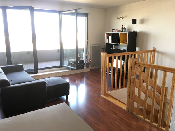 Chambre privative dans appartement duplex occupé. L’immeuble se situe à 3 min à  Bordeaux, France Chambre dans appartement  proche gare saint jean Private room in rental unit vacation rental 38063795