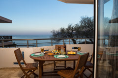 Relax and enjoy the sun and the sea from your balcony!!<br />The apartment Aroma Athens, Greece Aroma of the Sea Entire rental unit vacation rental 570210566682535438