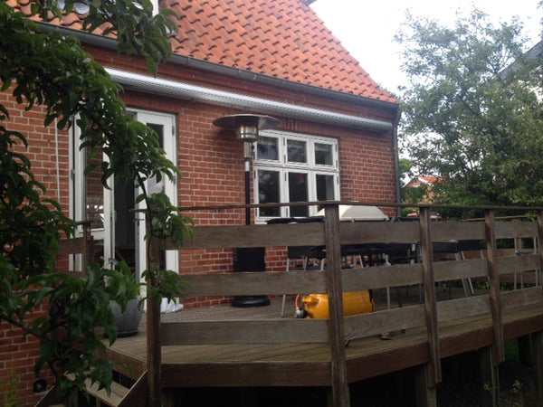 Vores hus er centraliseret omkring stue og køkken med udgang til terrasse og luk Copenhagen, Denmark Familie villa 5,7 km fra centrum Entire townhouse vacation rental 10784217