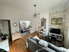 Appartement deux pièces dans Bordeaux intra muros. Tramway,bus et vélos sont à p Bordeaux, France Bordeaux, appartement avec charme Entire condo vacation rental 29474550