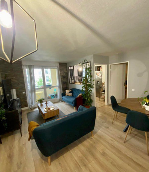 Passez un agréable séjour dans cet hébergement proche de tout.<br /><br />Quarti Lusignan-Petit, France Superbe appartement en résidence avec parking Entire condo vacation rental 625224171018902998