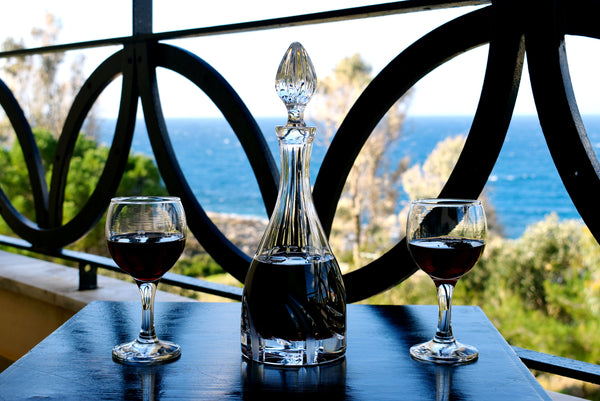 Seize the chance to live in an apt where every window is an artwork created by n  Magnificent sea view,clean and bright apartment 1 Entire rental unit vacation rental 41918190