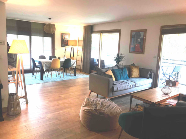 Très bel appartement lumineux et calme situé dans une résidence arborée, Lyon 5è Lyon, France Superbe T5 avec terrasse, parking sécurisé, tennis Entire condo vacation rental 13880850