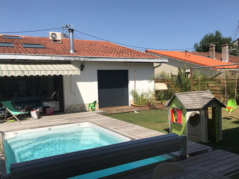 Grande chambre avec un lit de 160cm, avec une salle de bain privative dans la ch Bordeaux, France Chambre privée, climatisée, à bordeaux bastide. Private room in townhouse vacation rental 27118426