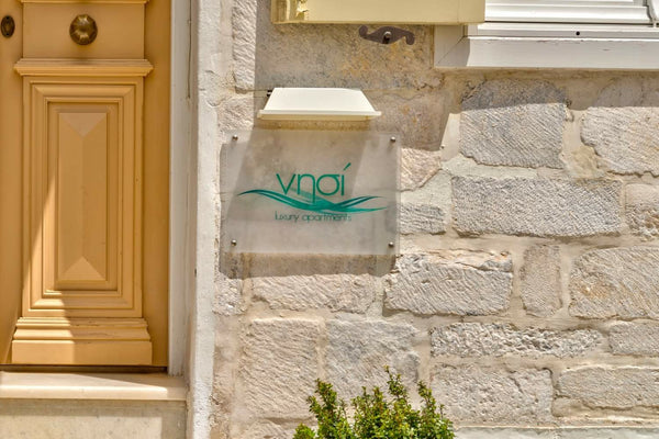 Η Ερμούπολη αποτελεί ανοιχτό μουσείο της πολιτιστικής μας κληρονομίας.Δείγμα αυτ Greece νησί luxury apartments with porch Entire rental unit vacation rental 24465779