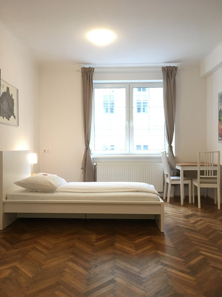Die äußere Mariahilferstraße ist aufstrebender Stadtteil (wienerisch “Grätzl”),  Vienna, Austria Apartment Mariahilferstrasse Entire condo vacation rental 16919588